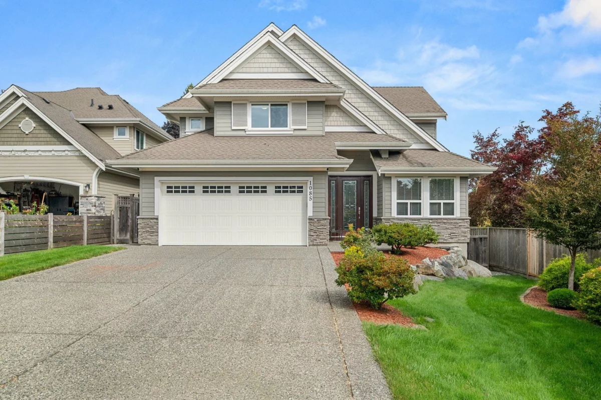 Exterior Rear Photo of 1085 King George Boulevard, Surrey, BC