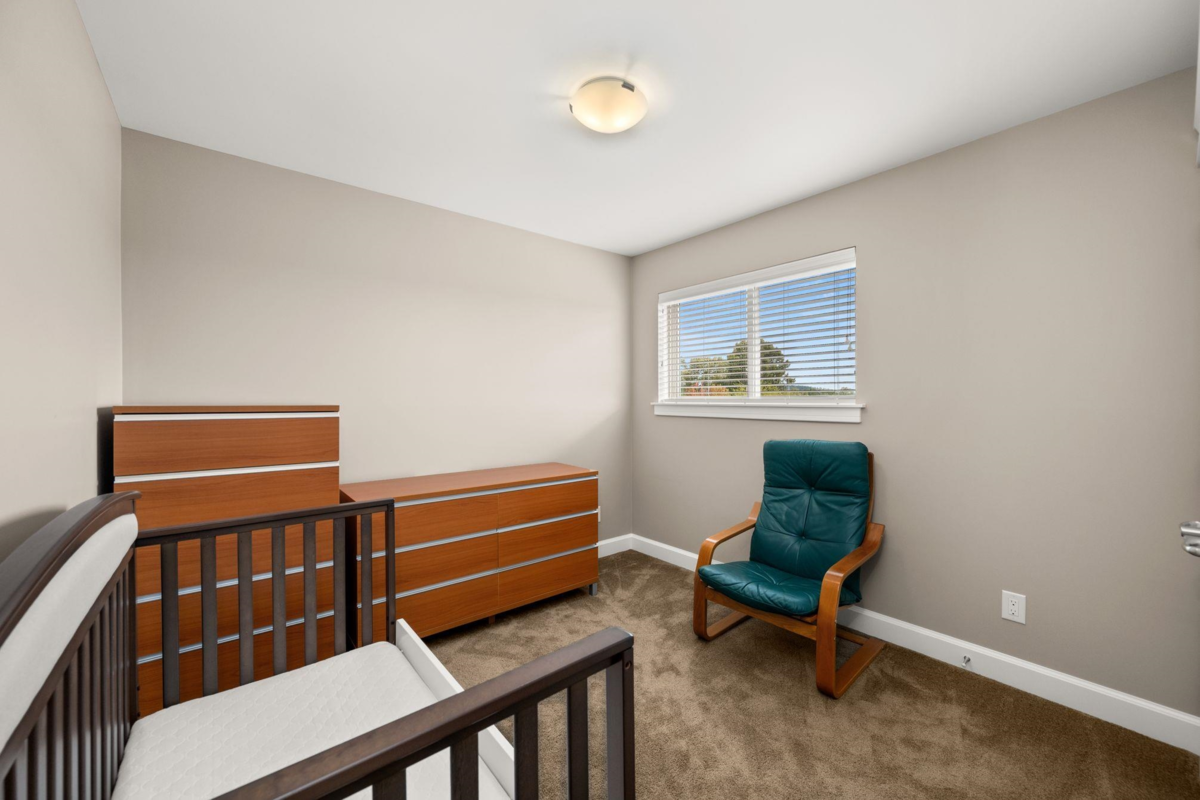 Hallway Photo of 1085 King George Boulevard, Surrey, BC