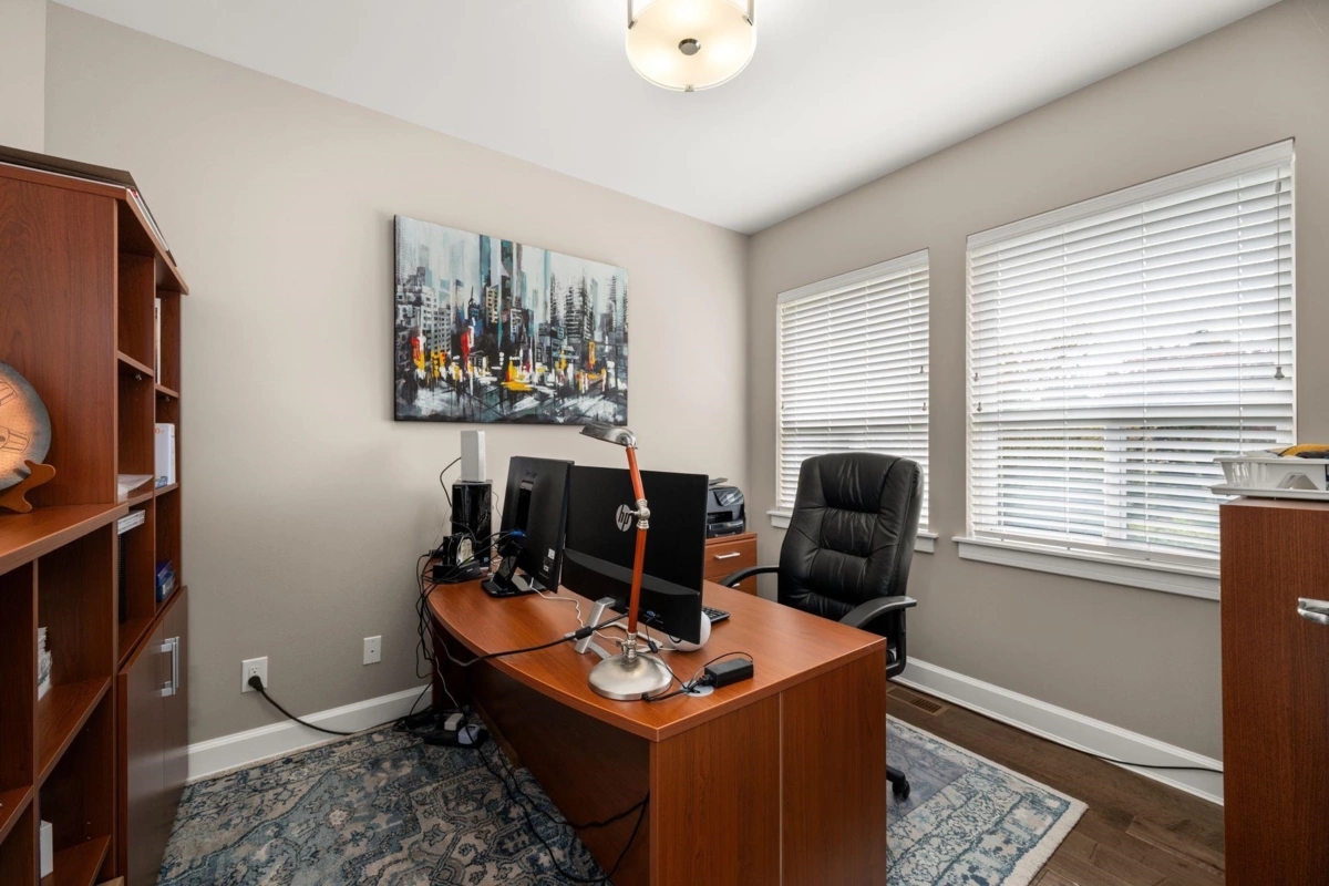 Hot Tub / Spa Photo of 1085 King George Boulevard, Surrey, BC