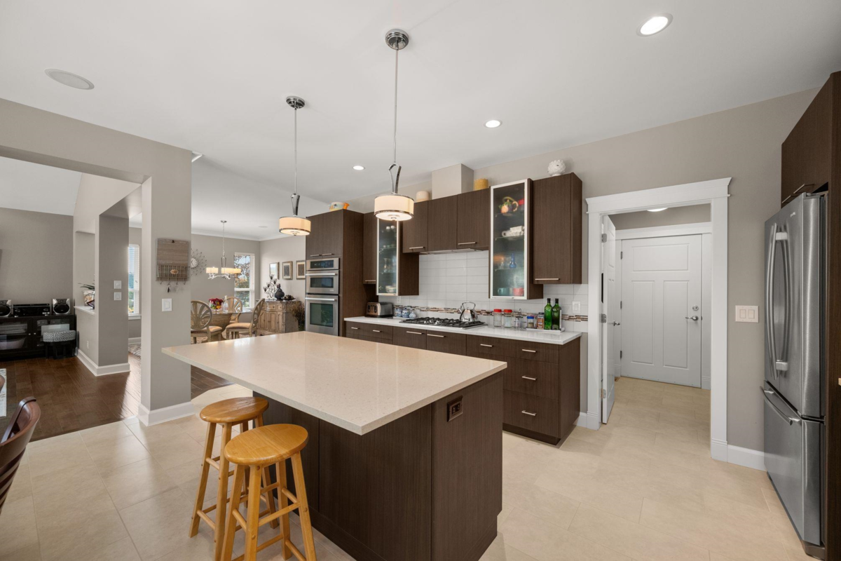 Powder Room Photo of 1085 King George Boulevard, Surrey, BC