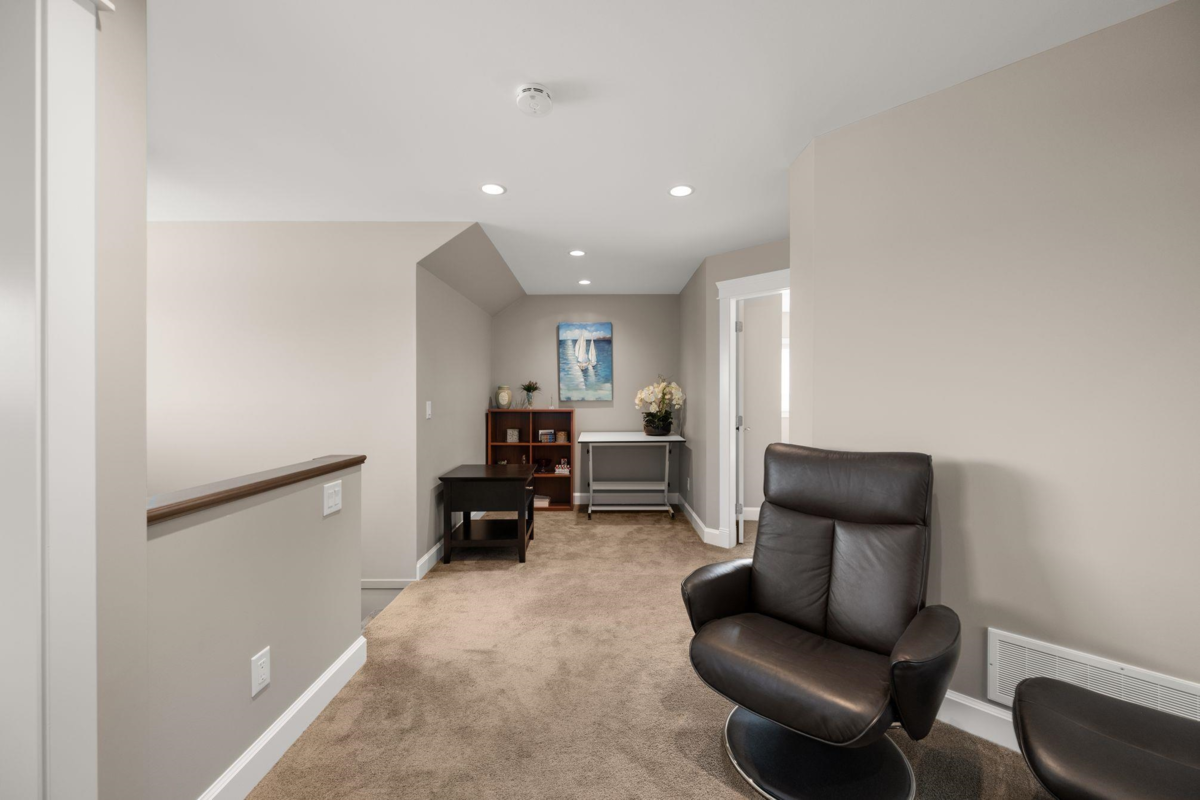 Swimming Pool Photo of 1085 King George Boulevard, Surrey, BC