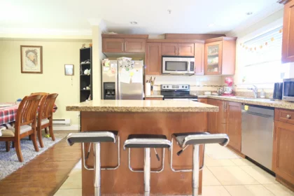 Kitchen Island Photo of 25 22977 116 Avenue, Maple Ridge, BC