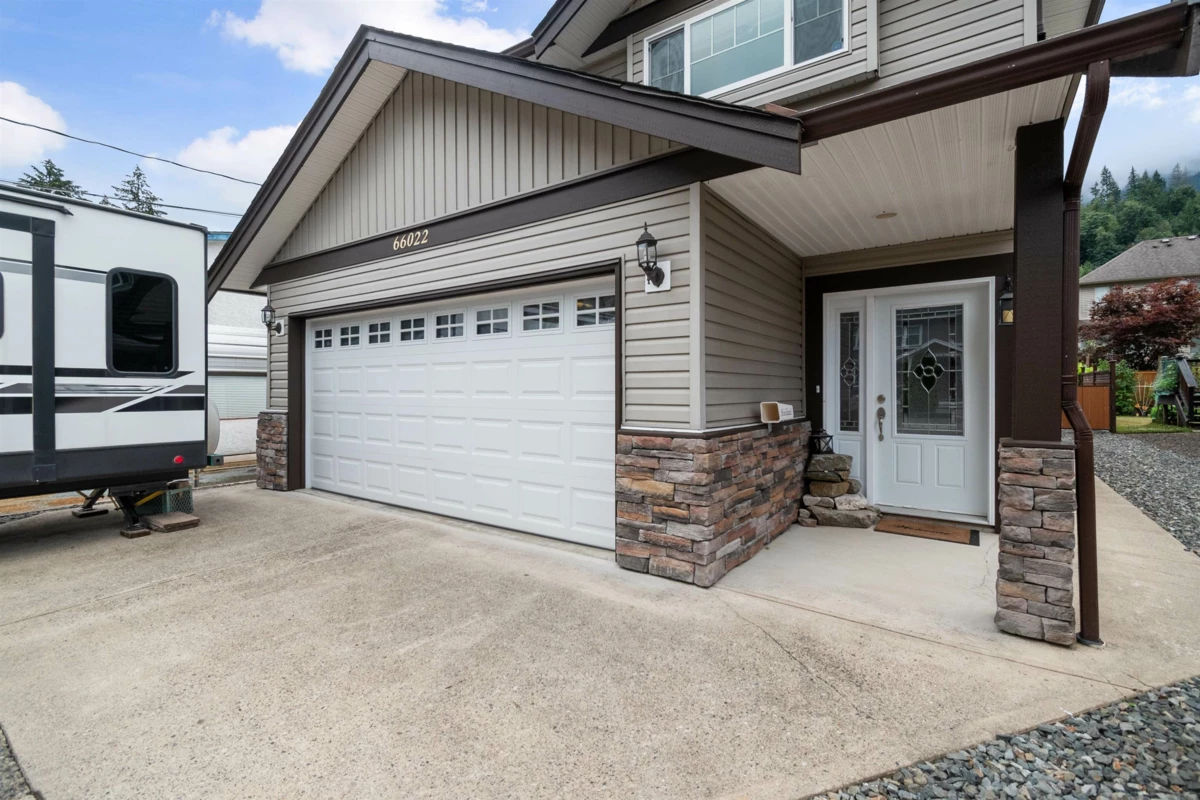 Exterior Front Photo of 66022 Park Avenue, Hope, BC