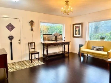 Breakfast Nook Photo of 2725 Gordon Avenue, Surrey, BC