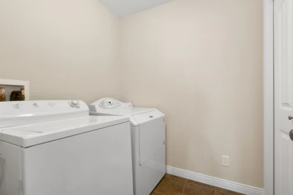 Guest Bathroom Photo of 46151 Third Avenue, Chilliwack, BC