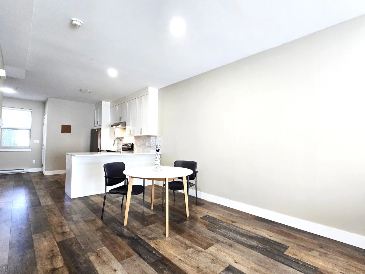 Dining Area Photo of 4 1950 Salton Road, Abbotsford, BC