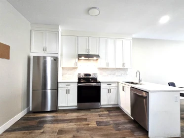 Kitchen Island Photo of 4 1950 Salton Road, Abbotsford, BC