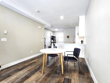 Kitchen Photo of 4 1950 Salton Road, Abbotsford, BC