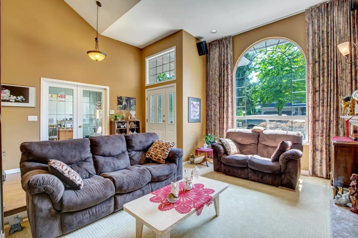 Living Room Photo of 13541 60a Avenue, Surrey, BC