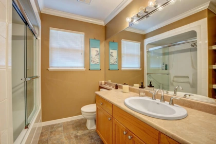Basement Recreation Room Photo of 13541 60a Avenue, Surrey, BC