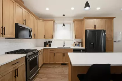 Kitchen Island Photo of 1 7336 Morrow Road, Agassiz, BC