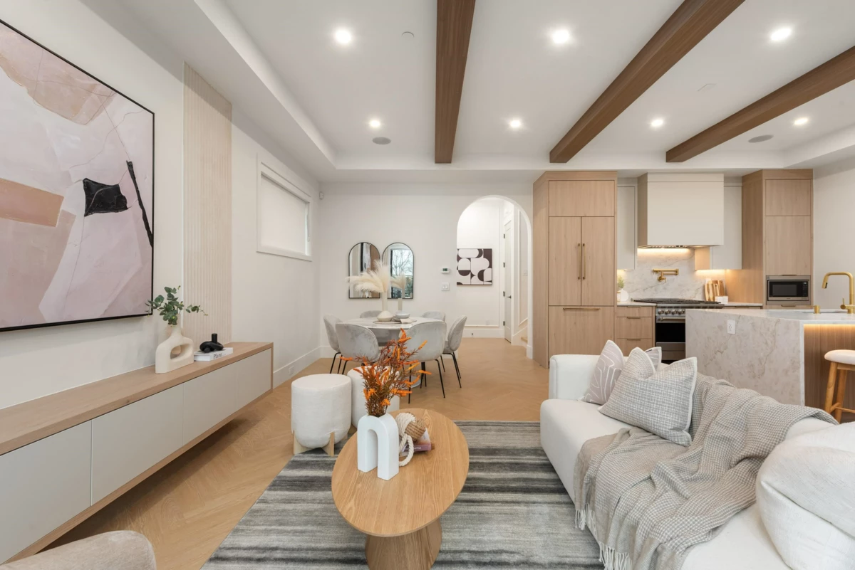 Family Room Photo of 1 3391 Victoria Drive, Vancouver, BC