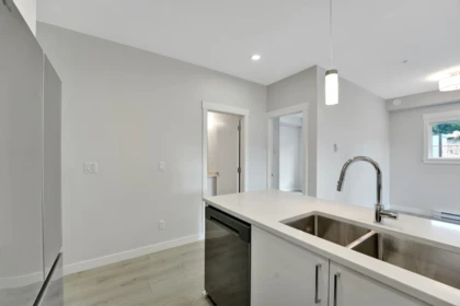 Kitchen Photo of 117 33886 Pine Street, Abbotsford, BC