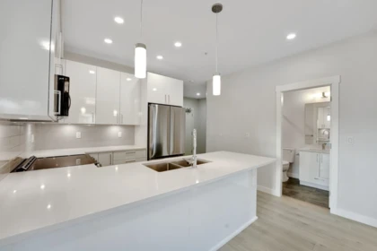 Primary Bathroom Photo of 117 33886 Pine Street, Abbotsford, BC