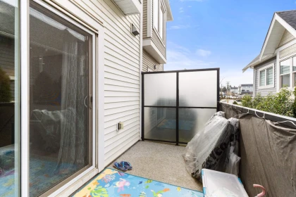 Swimming Pool Photo of 89 32633 Simon Avenue, Abbotsford, BC