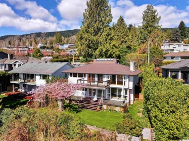 Primary Bedroom Photo of 2220 Queens Avenue, West Vancouver, BC