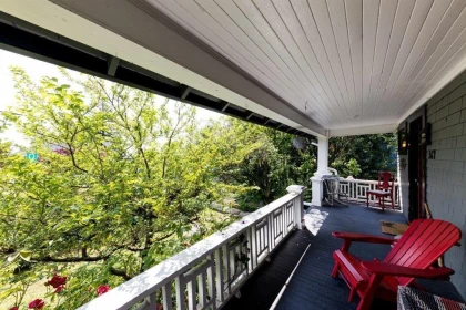 Hot Tub / Spa Photo of 364 E 14th Street, North Vancouver, BC