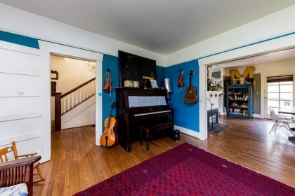 Primary Bedroom Photo of 364 E 14th Street, North Vancouver, BC
