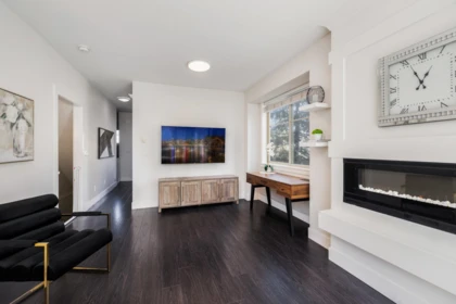 Kitchen Island Photo of 8 3266 147 Street, Surrey, BC