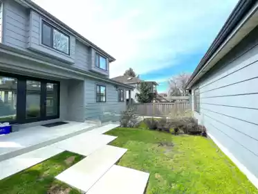 Garden / Landscaping Photo of 1633 SE Marine Drive, Vancouver, BC