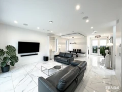 1633 SE Marine Drive, Vancouver, BC
