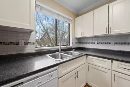 Kitchen Island Photo of 22 2880 Dacre Avenue, Coquitlam, BC