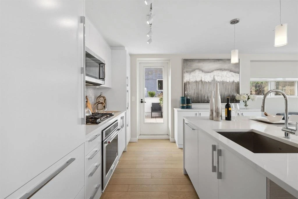 Dining Area Photo of 2512 Fraser Street, Vancouver, BC