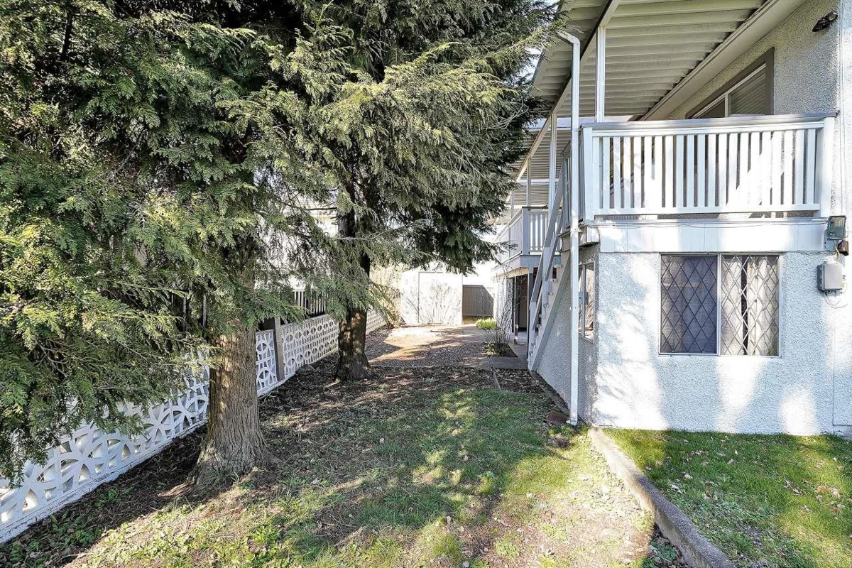 Family Room Photo of 8561 113b Street, Delta, BC