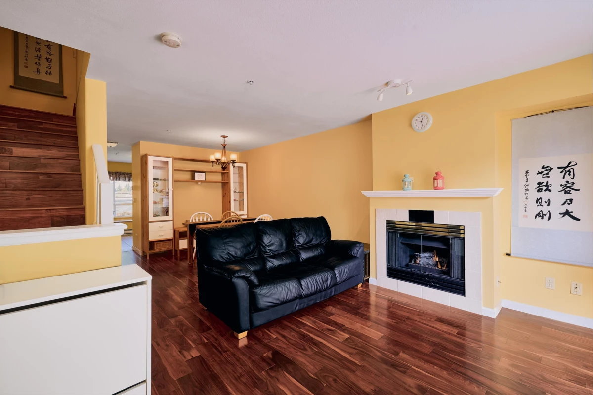 Living Room Photo of 117 6588 Southoaks Crescent, Burnaby, BC