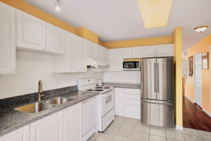 Kitchen Island Photo of 117 6588 Southoaks Crescent, Burnaby, BC