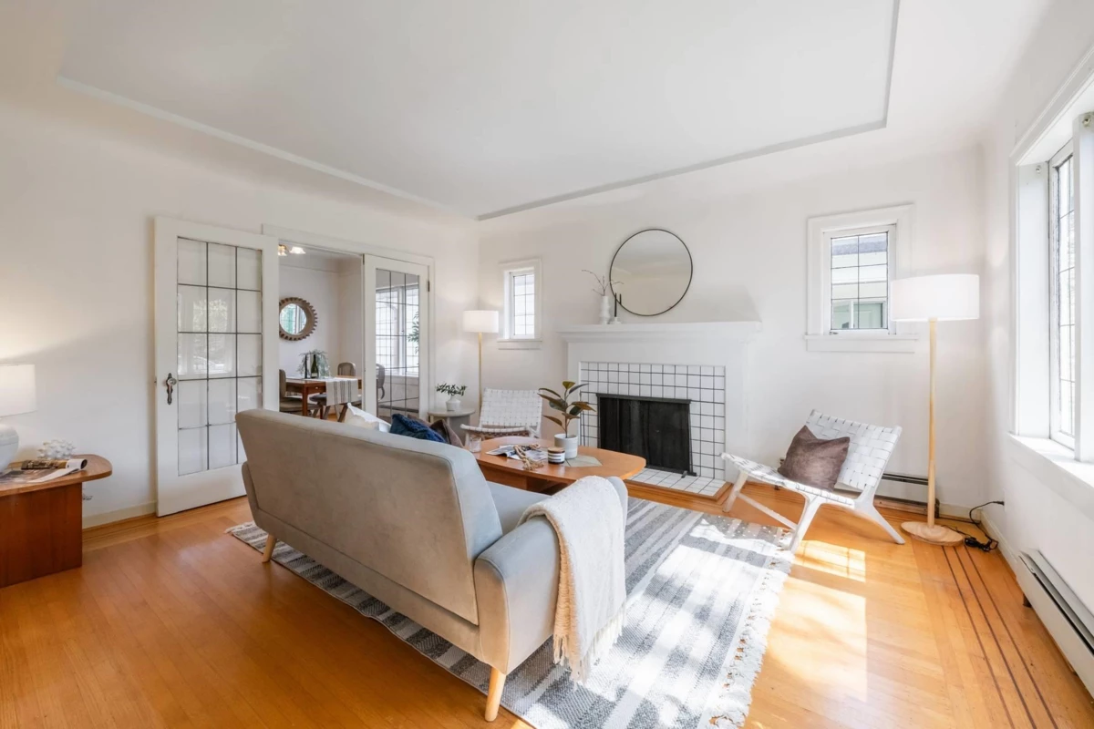 Living Room Photo of 85 W 21st Avenue, Vancouver, BC