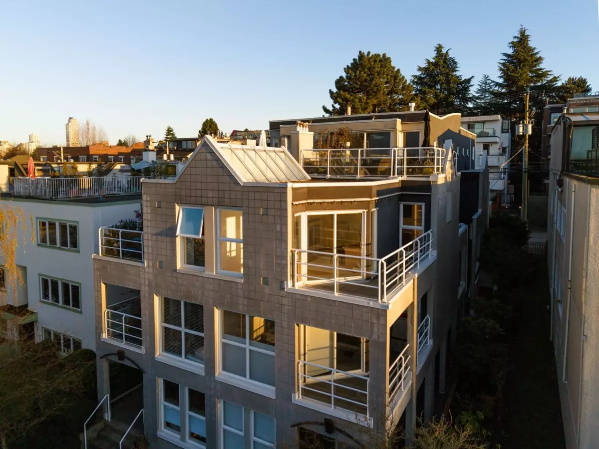 Family Room Photo of 2240 York Avenue, Vancouver, BC