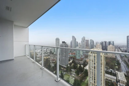 Swimming Pool Photo of 3304 6087 Wilson Avenue, Burnaby, BC
