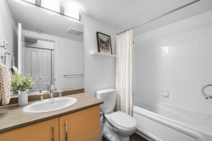 Powder Room Photo of 204 1315 56th Street, Tsawwassen, BC