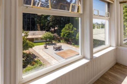 Backyard Photo of 14220 Malabar Avenue, White Rock, BC