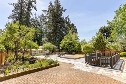 Front Yard Photo of 14220 Malabar Avenue, White Rock, BC