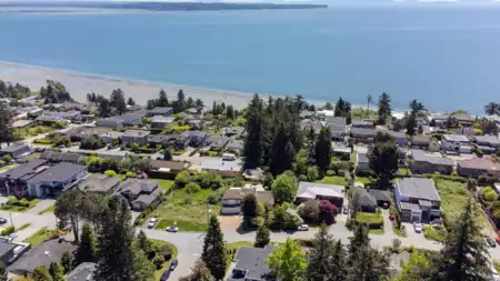 Office / Den Photo of 14220 Malabar Avenue, White Rock, BC