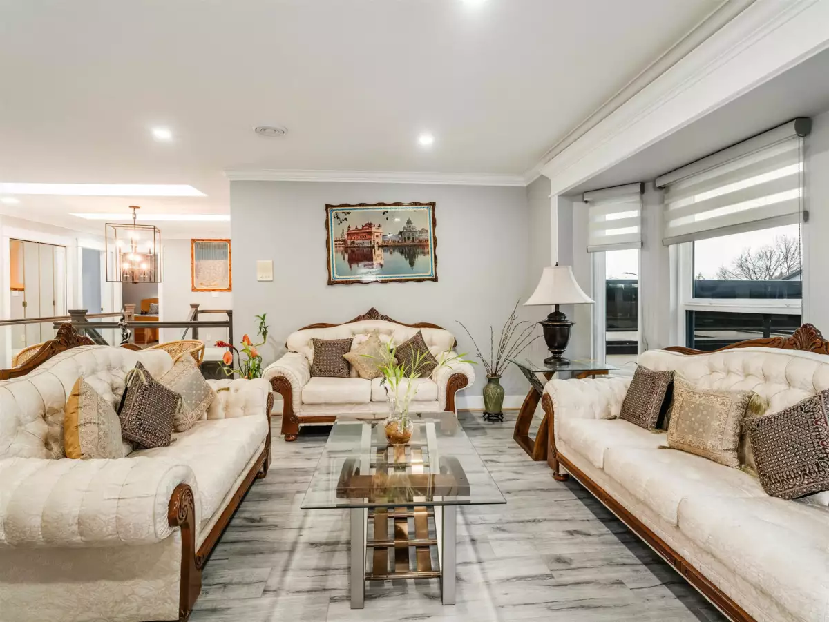 Living Room Photo of 7078 126a Street, Surrey, BC