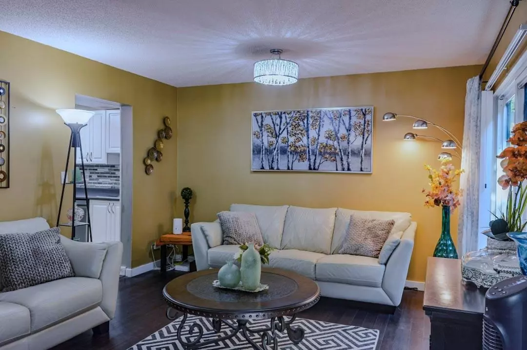 Dining Area Photo of 125 13880 74 Avenue, Surrey, BC