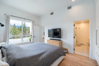 Basement Recreation Room Photo of 614 55 Klahanie Drive, Port Moody, BC