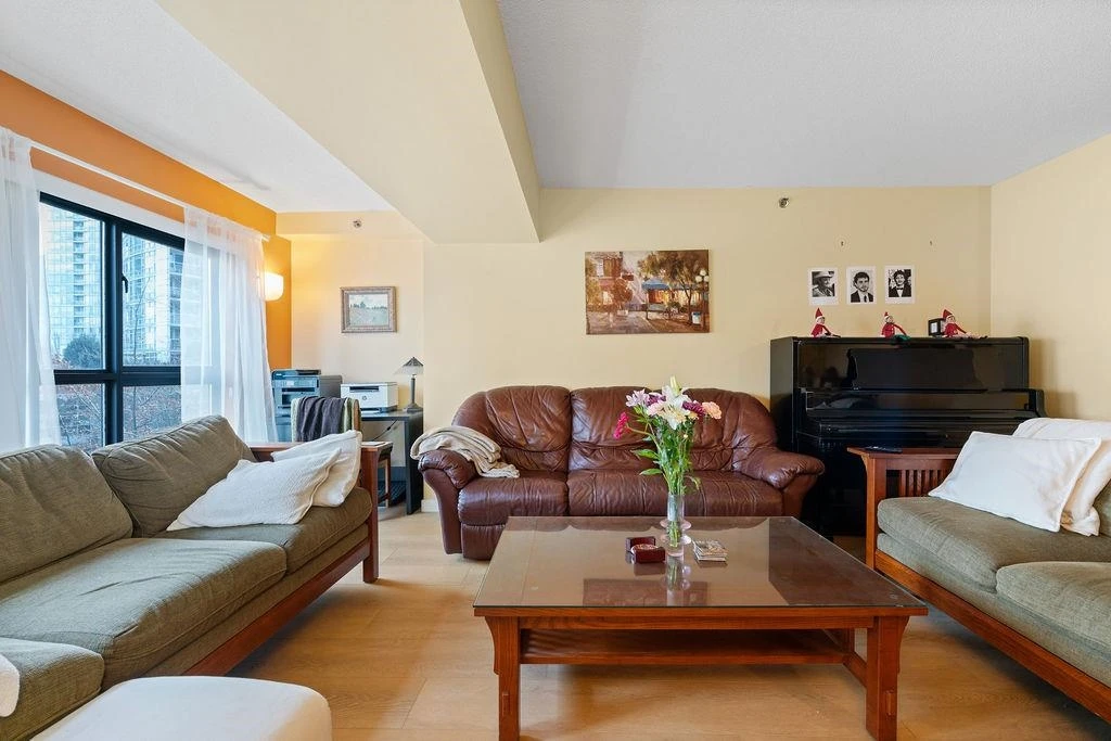 Living Room Photo of 404 238 Alvin Narod Mews, Vancouver, BC
