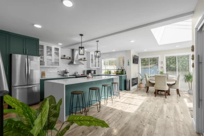 Kitchen Island Photo of 11764 Yoshida Court, Richmond, BC
