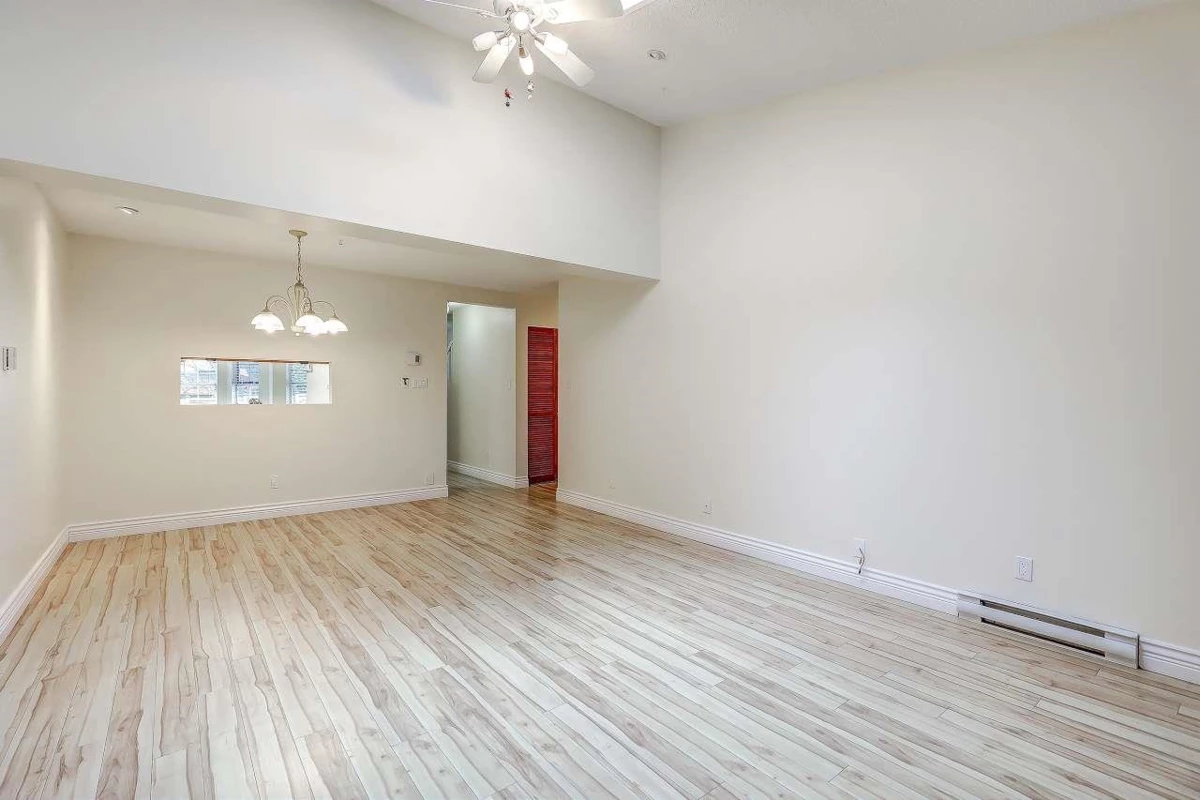 Dining Area Photo of 57 6537 138th Street, Surrey, BC