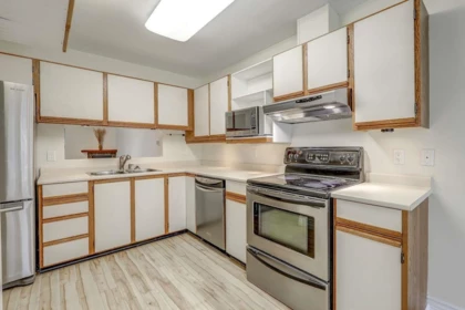 Kitchen Island Photo of 57 6537 138th Street, Surrey, BC