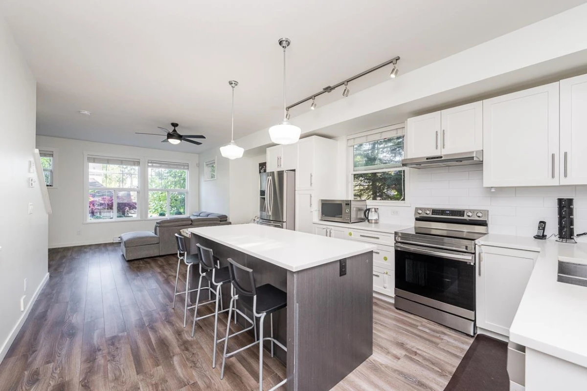 Dining Area Photo of 18 14905 60 Avenue, Surrey, BC