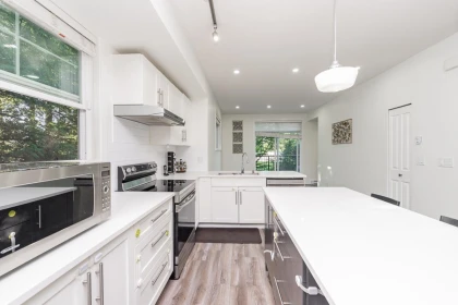 Kitchen Island Photo of 18 14905 60 Avenue, Surrey, BC