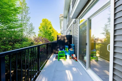 Powder Room Photo of 18 14905 60 Avenue, Surrey, BC