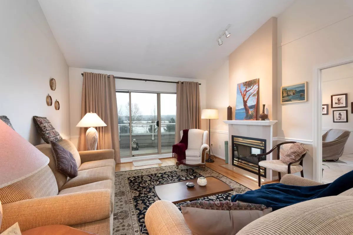 Family Room Photo of 22 323 Governors Court, New Westminster, BC