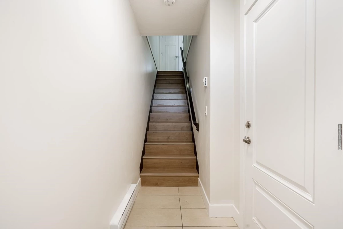 Living Room Photo of 6 30748 Cardinal Avenue, Abbotsford, BC