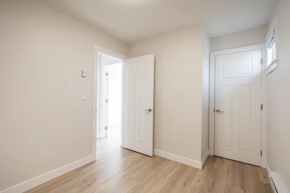 Entry Foyer Photo of 6 30748 Cardinal Avenue, Abbotsford, BC